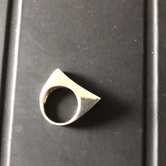 Silver ring - Picture 2 of 4